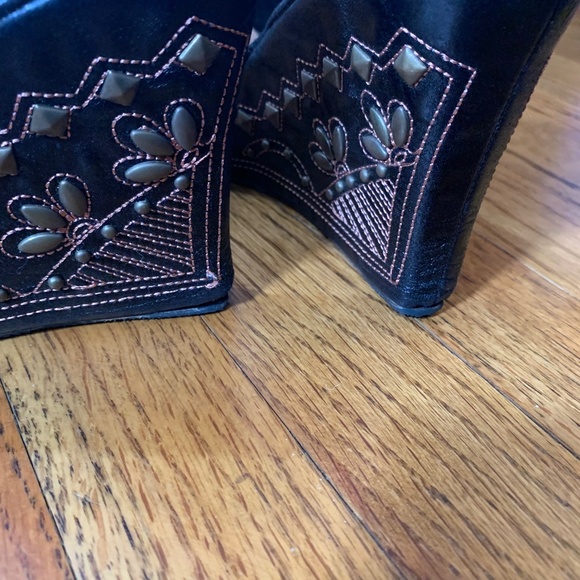 VOG embellished and embroidered wedge 6.5 - Picture 3 of 9